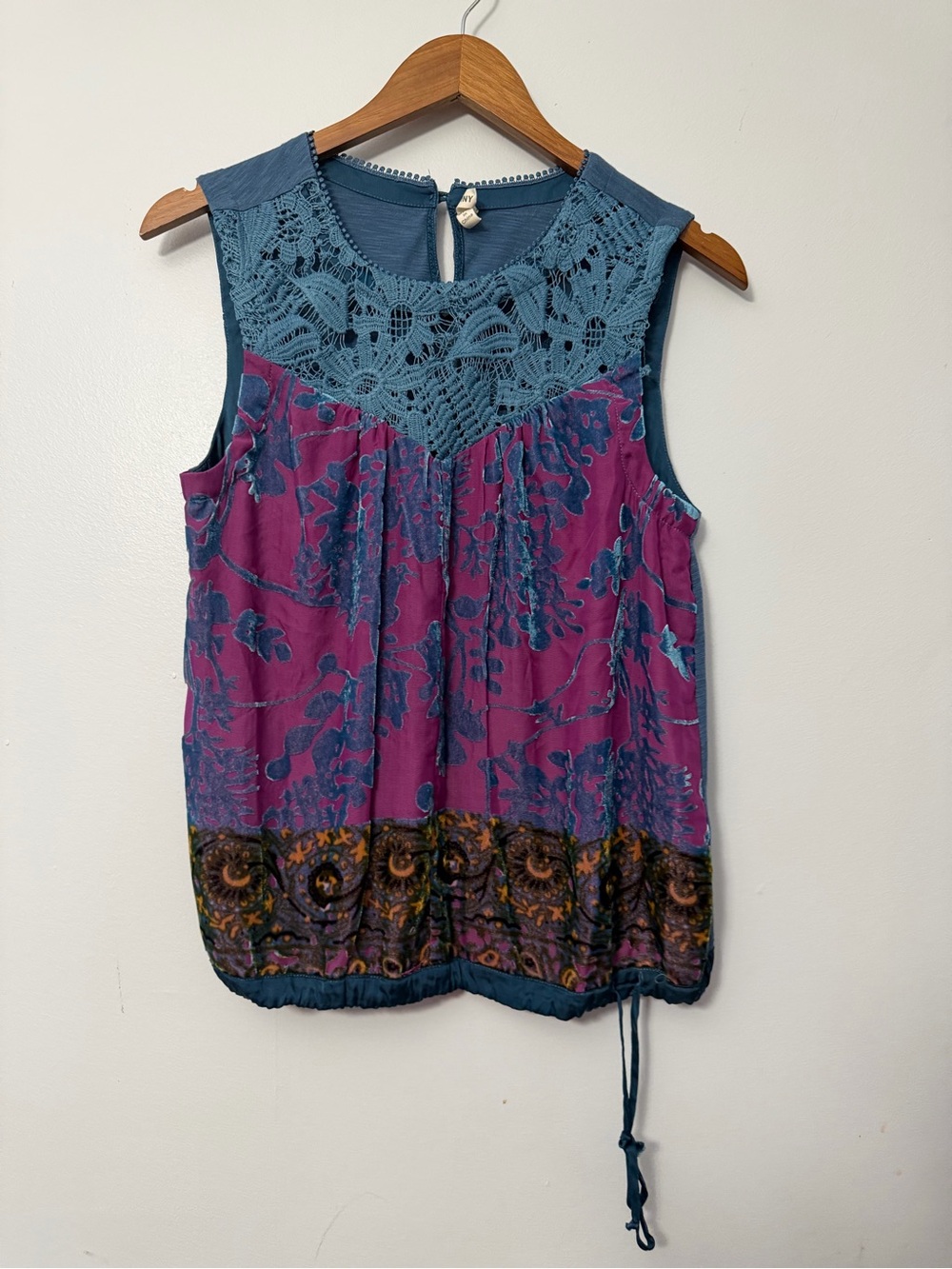 Sleeveless Crochet Yoke Floral Tank Top in Purple and Teal